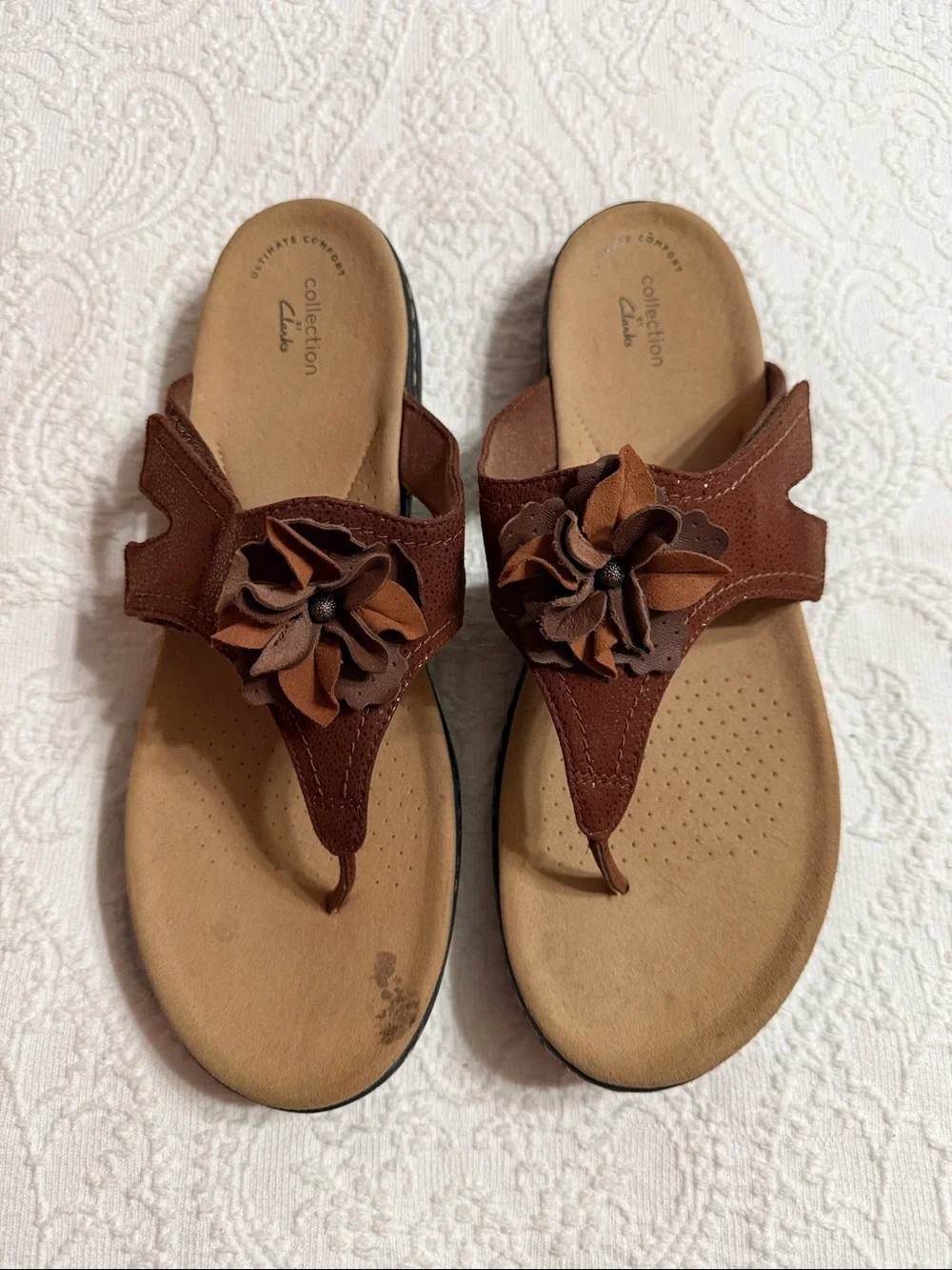 Clarks Brown Floral Leather Thong Sandals Size 11M Velcro Close